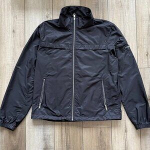 😍Authentic Prada Olive Green Men's windbreaker 😍
